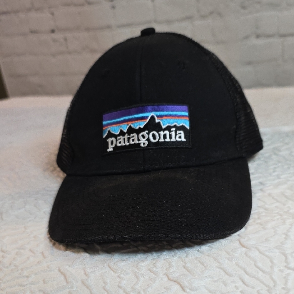 Patagonia‎ Black Cap with Logo